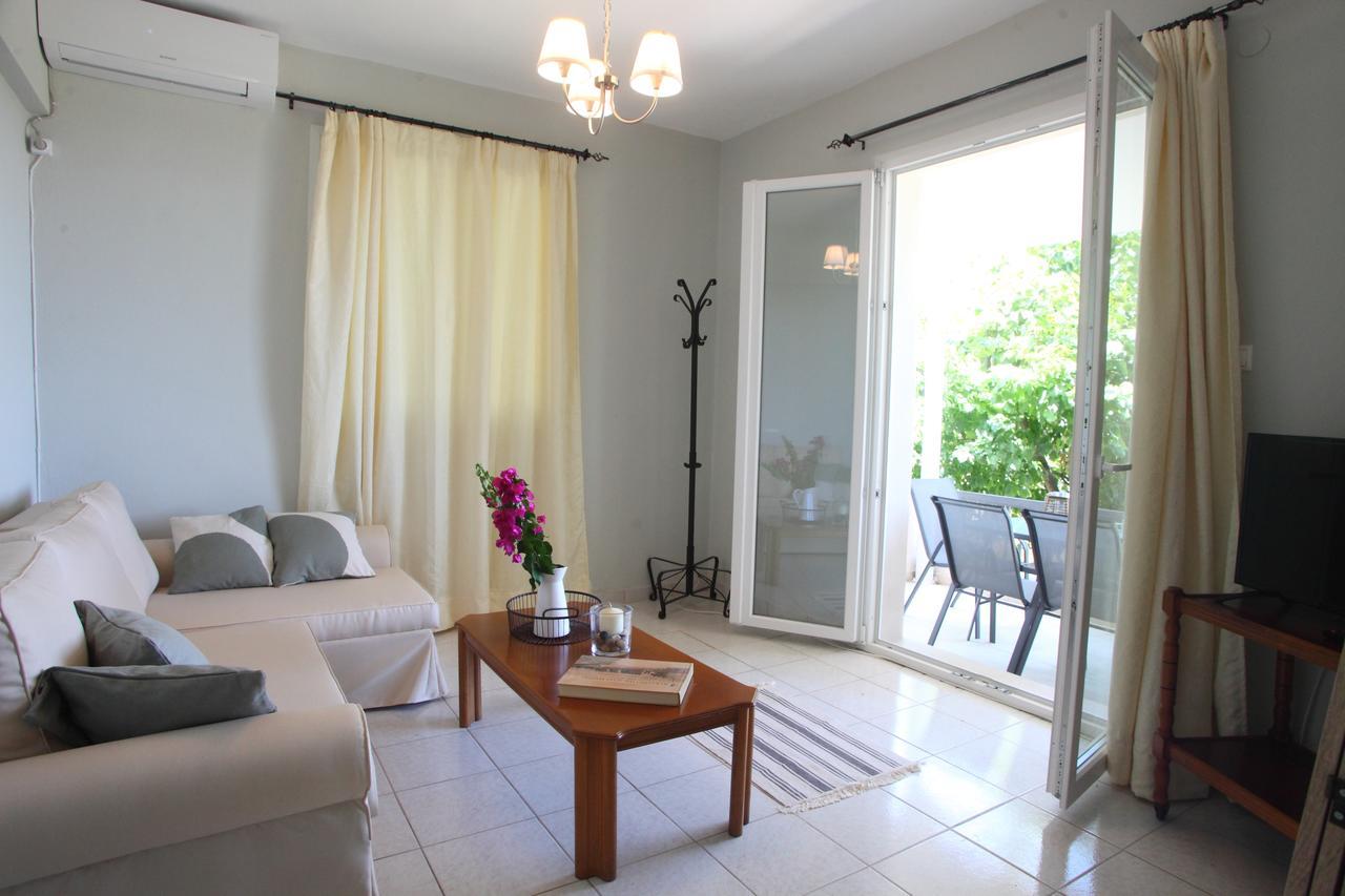 Pine House II Apartment Frinion ภายนอก รูปภาพ